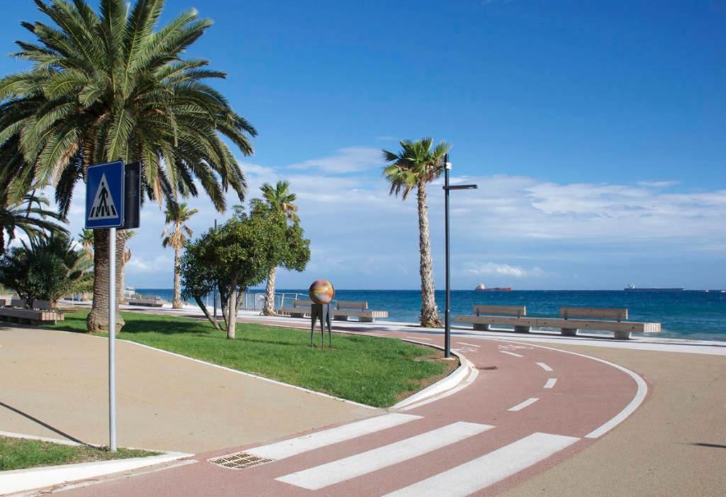 Lamberti Beach Apartment - 150 M From The Sea - Just Renewed - Wifi Savona Kültér fotó