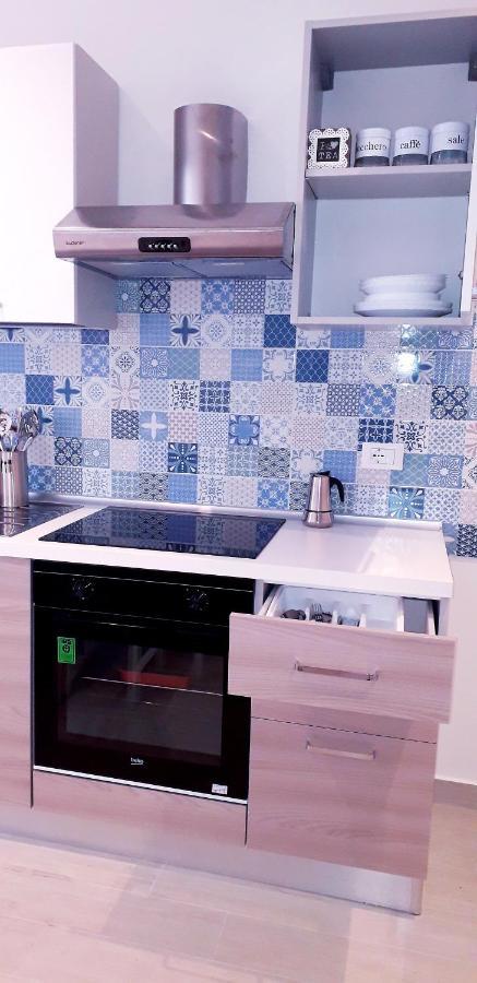 Lamberti Beach Apartment - 150 M From The Sea - Just Renewed - Wifi Savona Kültér fotó