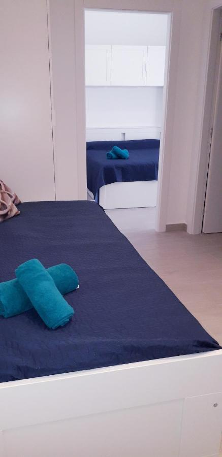 Lamberti Beach Apartment - 150 M From The Sea - Just Renewed - Wifi Savona Kültér fotó