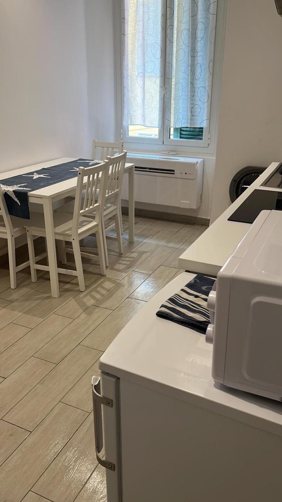 Lamberti Beach Apartment - 150 M From The Sea - Just Renewed - Wifi Savona Kültér fotó